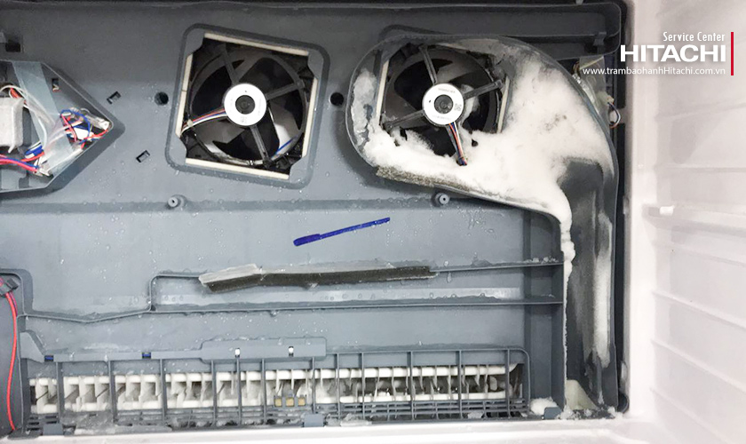 Tủ lạnh Hitachi lỗi F0 12 do quạt gió bị hư